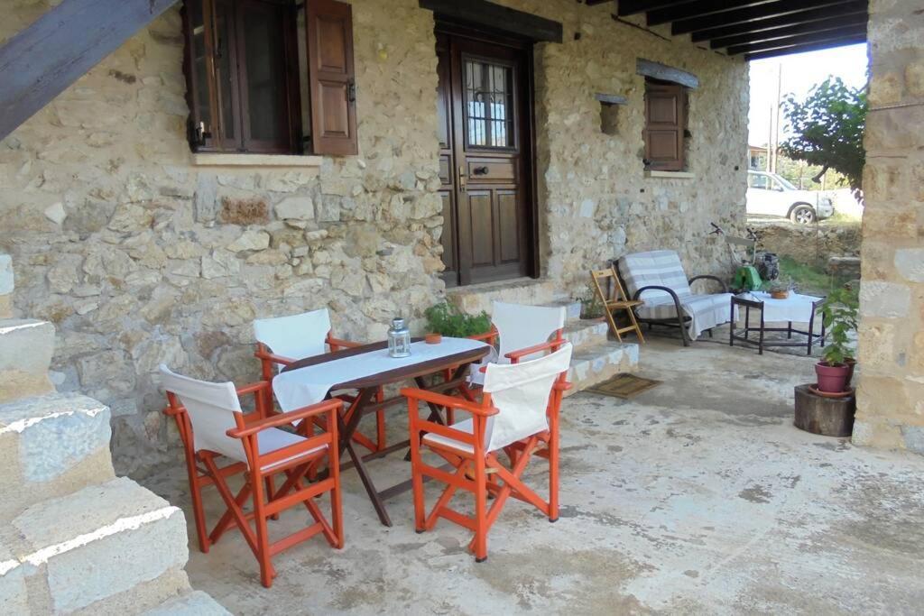 Periklis Guesthouse Anavriti. Sparta Exterior photo